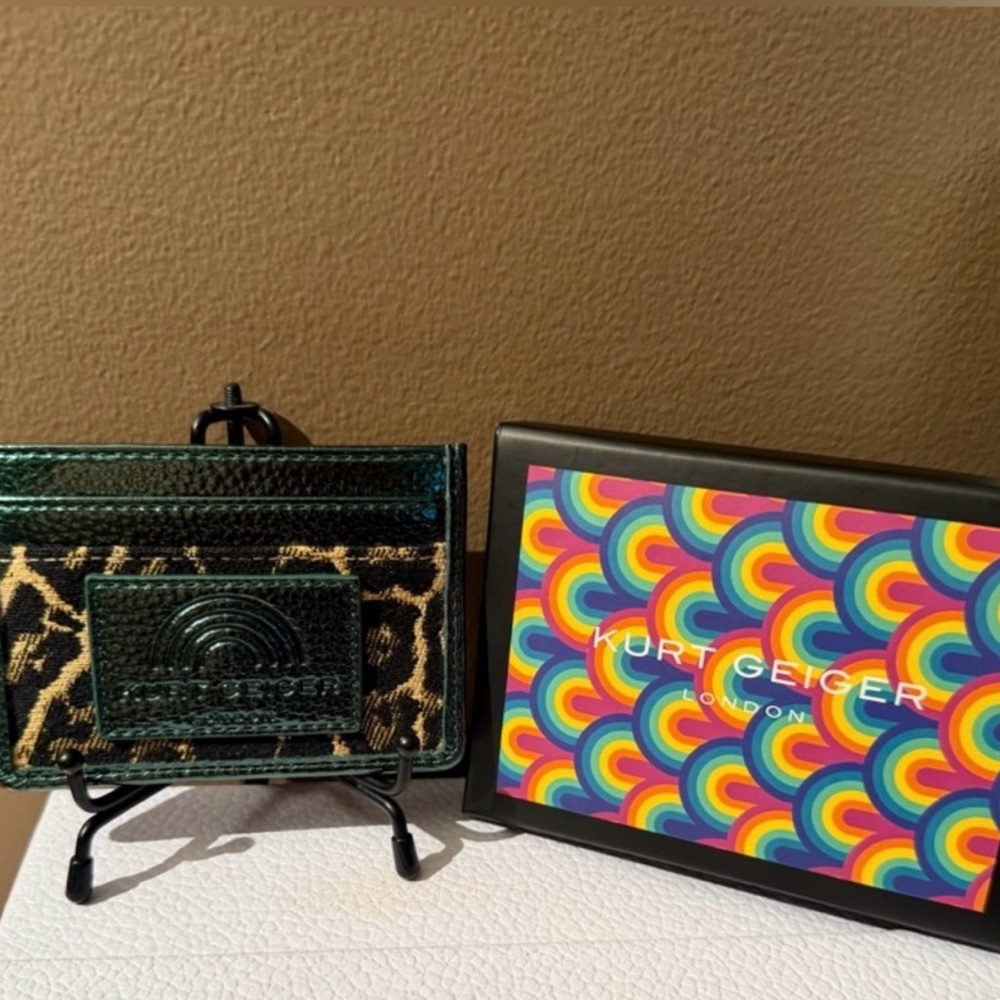 NIB KURT GEIGER LEOPARD PRINT CARD HOLDER WITH GREEN METALLIC TRIM